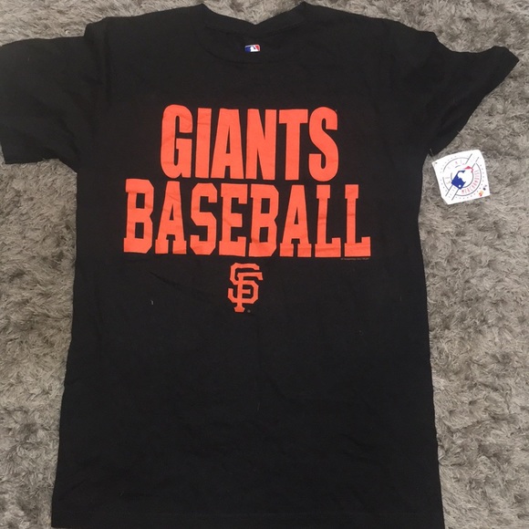Genuine Merchandise Other - NWT giants baseball T-shirt